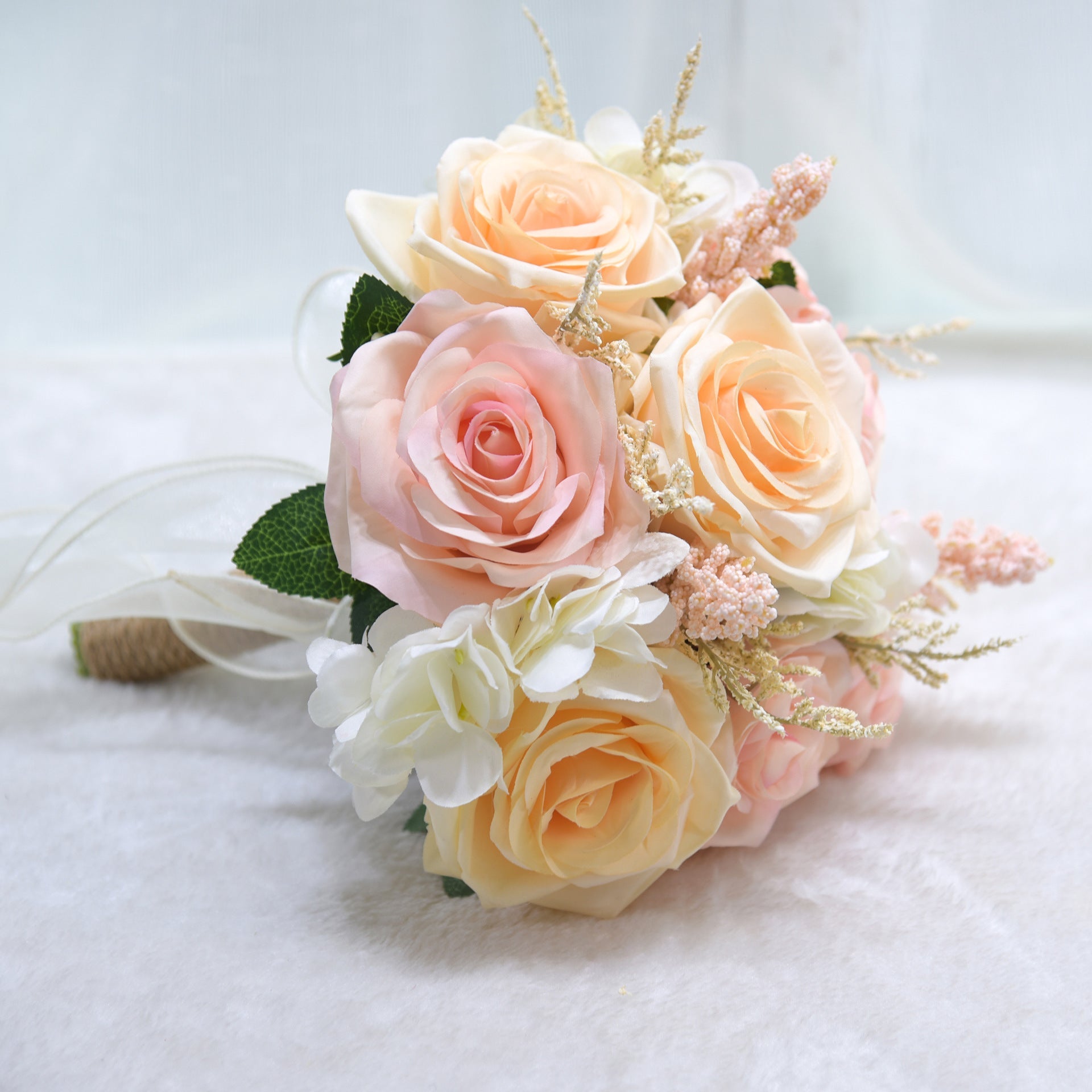 Outdoor Hand Bouquet Wedding Photography Prop